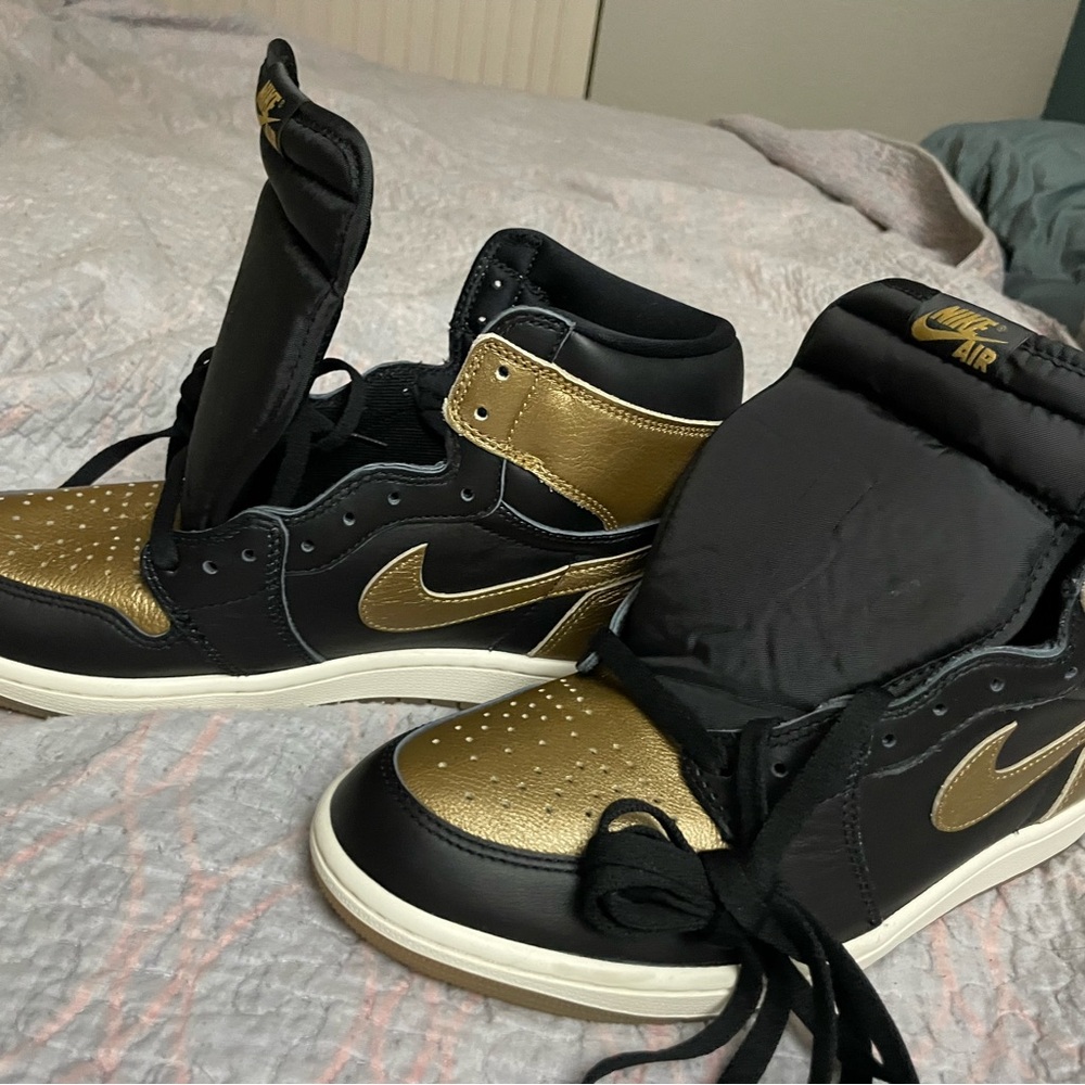 Air Jordan 1 Retro High OG Black Metallic Gold Men's shoes  DZ5485-071 size 11m - Picture 5 of 6